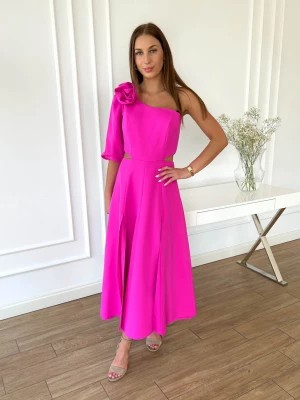 Zdjęcie produktu Amelia midi fuksjowa elegancka sukienka na jedno ramię z różą PERFE
