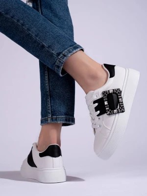 Zdjęcie produktu Białe damskie buty sneakersy ze czarną wstawką Shelovet Merg