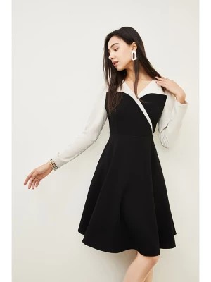 Zdjęcie produktu Coatme Sukienka w kolorze czarno-beżowym rozmiar: 40