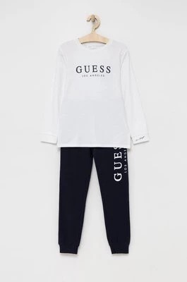Zdjęcie produktu Guess piżama dziecięca kolor biały z nadrukiem