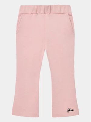 Zdjęcie produktu Guess Spodnie materiałowe K3BQ12 KAD74 Różowy Relaxed Fit