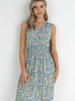 Zdjęcie produktu Jasnoniebieska Sukienka Midi z Gumkami w Pasie i Kopertowym Dekoltem Feseti