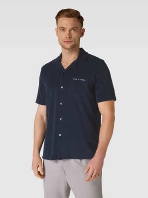 Zdjęcie produktu Koszula casualowa o kroju regular fit z kieszenią na piersi Lyle & Scott