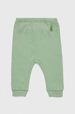 Zdjęcie produktu United Colors of Benetton spodnie bawełniane niemowlęce kolor zielony gładkie