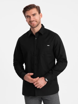 Zdjęcie produktu Bawełniana męska koszula z kieszenią REGULAR FIT - czarna V1 OM-SHCS-0147
 -                                    L