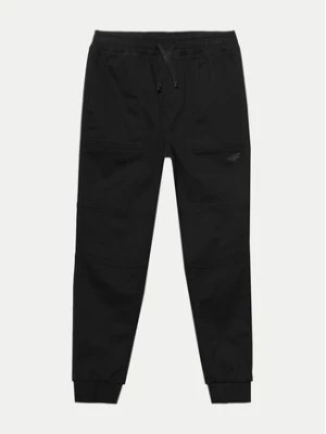 Zdjęcie produktu 4F Spodnie dresowe 4FJWSS24TTROM588 Czarny Regular Fit