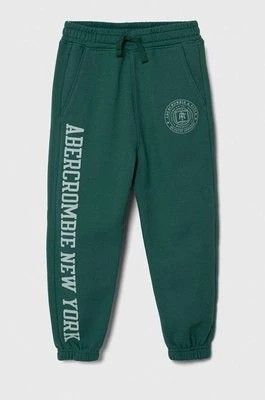 Zdjęcie produktu Abercrombie & Fitch spodnie dresowe dziecięce kolor zielony z nadrukiem