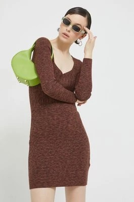 Zdjęcie produktu Abercrombie & Fitch sukienka kolor brązowy mini dopasowana