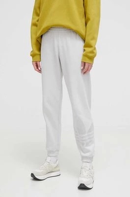 Zdjęcie produktu adidas Originals spodnie dresowe bawełniane kolor szary z aplikacją