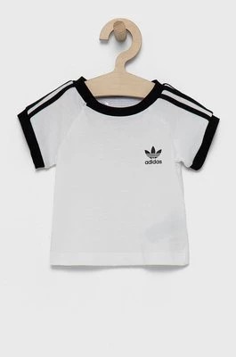 Zdjęcie produktu adidas Originals T-shirt bawełniany dziecięcy DV2824 kolor biały z aplikacją
