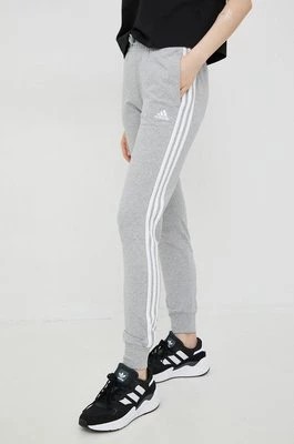 Zdjęcie produktu adidas spodnie dresowe damskie kolor szary z aplikacją HF2605
