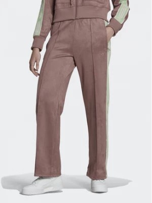 Zdjęcie produktu adidas Spodnie dresowe HM1518 Brązowy Regular Fit