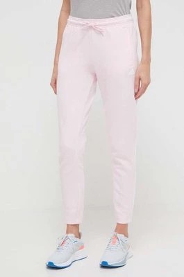 Zdjęcie produktu adidas spodnie dresowe kolor różowy z aplikacją IS3676