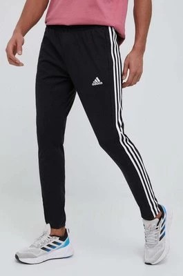 Zdjęcie produktu adidas spodnie treningowe Essentials kolor czarny z aplikacją IC0044
