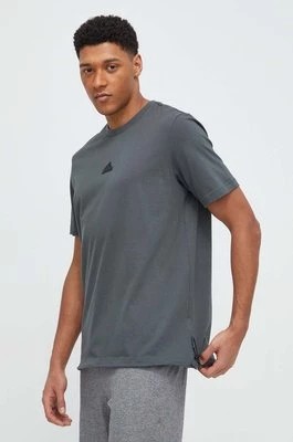 Zdjęcie produktu adidas t-shirt bawełniany męski kolor zielony z nadrukiem IN3709