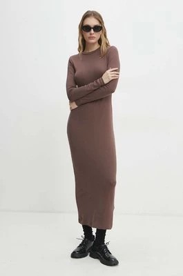 Zdjęcie produktu Answear Lab sukienka kolor brązowy maxi dopasowana