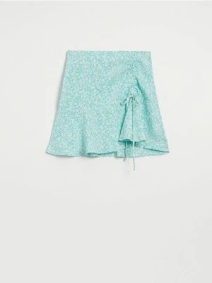 Zdjęcie produktu Asymetryczna spódnica mini w kwiaty błękitna House