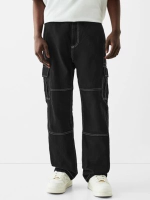 Zdjęcie produktu Bershka Bawełniane Spodnie Cargo Z Kontrastowymi Szwami Mężczyzna Czarny