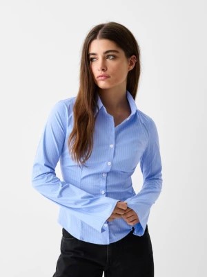 Zdjęcie produktu Bershka Dopasowana Koszula Z Rozszerzanym Długim Rękawem Kobieta Niebieski