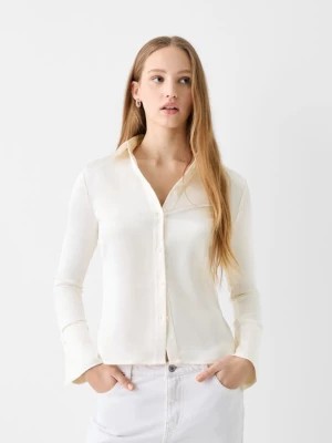Zdjęcie produktu Bershka Dopasowana Satynowa Koszula Z Rozszerzanymi Rękawami Kobieta Biały Złamany