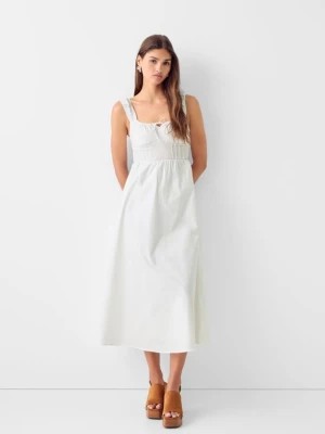 Zdjęcie produktu Bershka Dopasowana Sukienka Średniej Długości Z Popeliny Kobieta Biały
