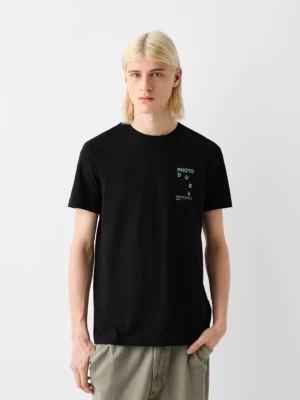 Zdjęcie produktu Bershka Koszulka Z Krótkim Rękawem I Nadrukiem Mężczyzna Czarny
