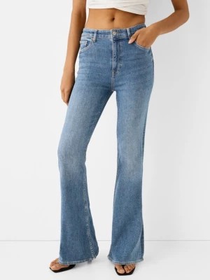 Zdjęcie produktu Bershka Rozszerzane Spodnie Jeansowe Kobieta Wyblakły Niebieski