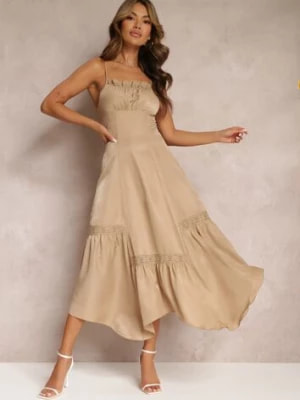 Zdjęcie produktu Beżowa Rozkloszowana Sukienka Maxi z Asymetrycznym Dołem Chelsene