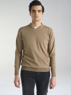 Zdjęcie produktu Beżowy męski sweter w serek Pako Lorente