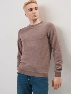 Zdjęcie produktu Beżowy wełniany sweter męski OCHNIK