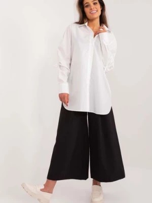 Zdjęcie produktu Biała długa koszula damska ze ściągaczami na rękawach Lakerta