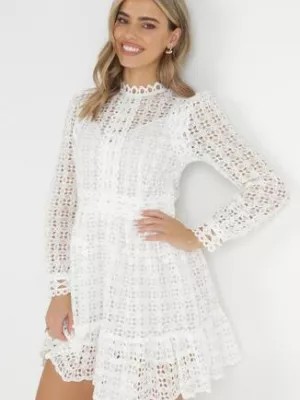 Zdjęcie produktu Biała Koronkowa Sukienka Mini z Falbanką Kamari