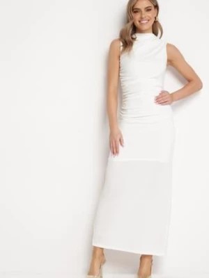Zdjęcie produktu Biała Maxi Sukienka Dopasowana z Ozdobnymi Marszczeniami Dorsalinna