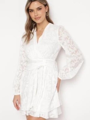 Zdjęcie produktu Biała Rozkloszowana Sukienka Mini z Plumeti o Kopertowym Kroju Tayeta