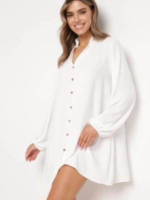 Zdjęcie produktu Biała Rozkloszowana Sukienka Pudełkowa z Ozdobnymi Guzikami Alcionete
