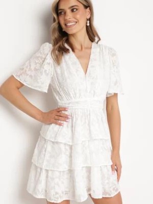 Zdjęcie produktu Biała Rozkloszowana Sukienka z Trójkątnym Dekoltem z Gumką w Pasie i Falbankami Crapia