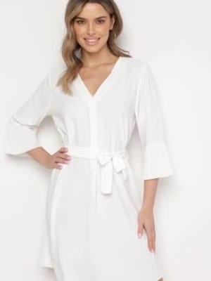 Zdjęcie produktu Biała Sukienka Mini z Paskiem w Talii i Plisowanymi Rękawami Urssalia