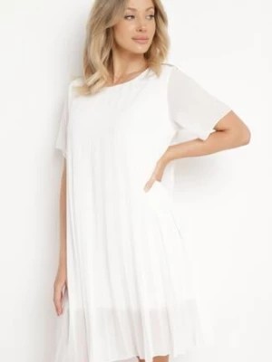 Zdjęcie produktu Biała Sukienka Plisowana z Lekko Luźnym Fasonie Forxia