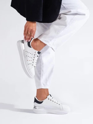 Zdjęcie produktu Białe buty sportowe sneakersy na grubej podeszwie Shelovet Merg