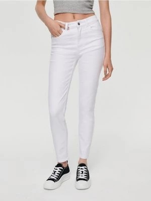 Zdjęcie produktu Białe jeansy skinny fit ze średnim stanem House