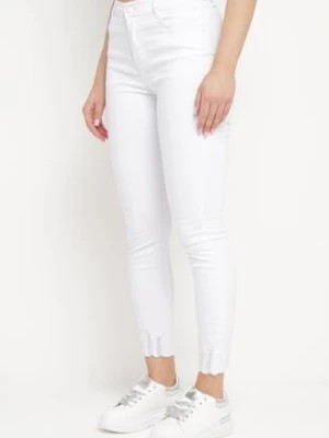Zdjęcie produktu Białe Klasyczne Dopasowane Jeansy z Lekko Wystrzępionymi Nogawkami Gannest