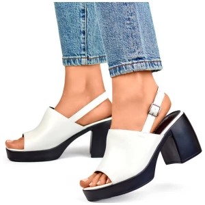 Zdjęcie produktu Białe sandały damskie na czarnym słupku Merg