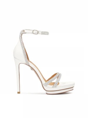 Zdjęcie produktu Białe ślubne sandały z platformą i kryształkami Kazar