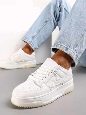 Zdjęcie produktu Białe Sneakersy z Imitacji Skóry ze Wstawkami z Futerka Vaelisa
