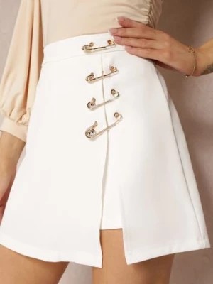 Zdjęcie produktu Białe Szorty Spódnicospodnie z Agrafkami Fintta
