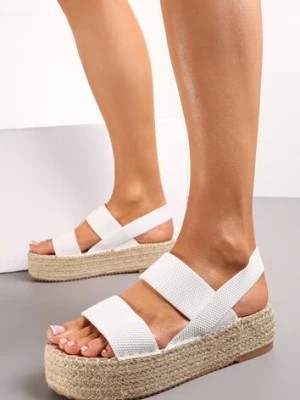 Zdjęcie produktu Białe Wsuwane Sandały na Plecionej Platformie z Szerokimi PaskamiKasta