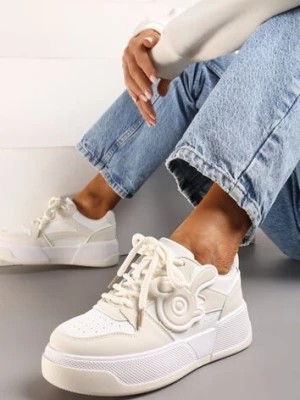 Zdjęcie produktu Biało-Beżowe Sneakersy na Niskiej Platformie z Wypukłą Ozdobą Irasa