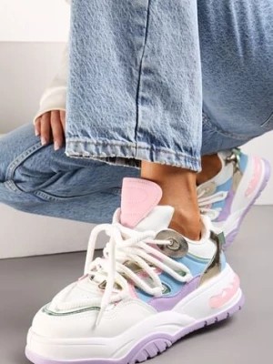Zdjęcie produktu Biało-Fioletowe Sneakersy Ozdobione Kolorowymi i Metalicznymi Wstawkami na Grubej Podeszwie Oplevia