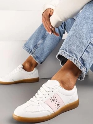 Zdjęcie produktu Biało-Różowe Sneakersy na Płaskiej Podeszwie z Wiązaniem i Ozdobną Wstawką Drukesti