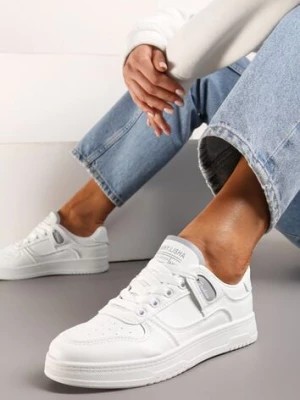 Zdjęcie produktu Biało-Szare Sneakersy z Cholewką przed Kostkę z Delikatną Perforacją Trissa
